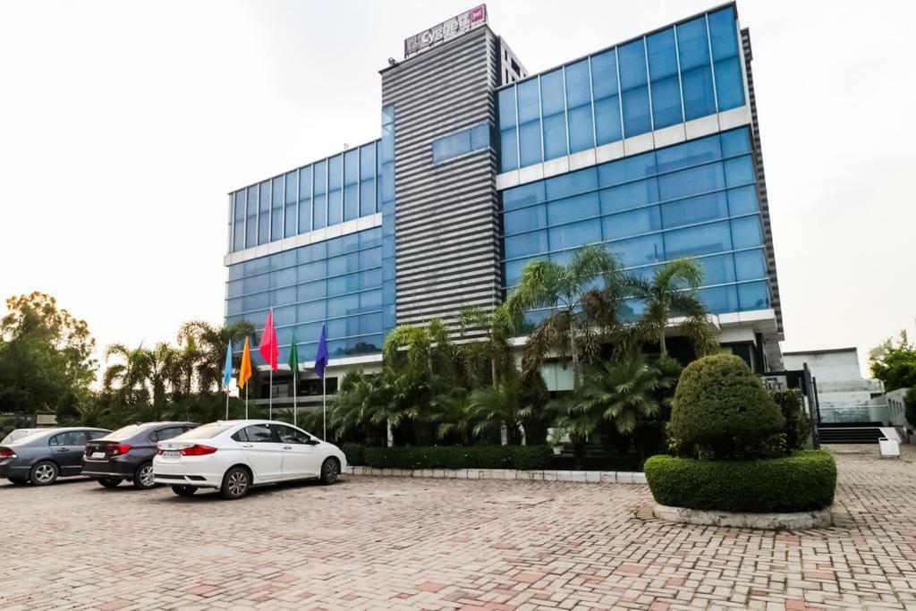 La Silver Leaf Nawāshahr Exterior photo